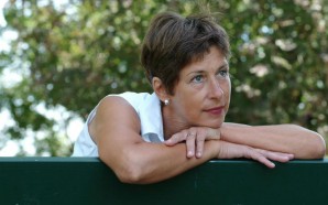 9 Things That Are Increasing Your Risk Of Early Menopause, POSTMENOPAUSAL BLEEDING, vaginal dryness, menstrual cycles